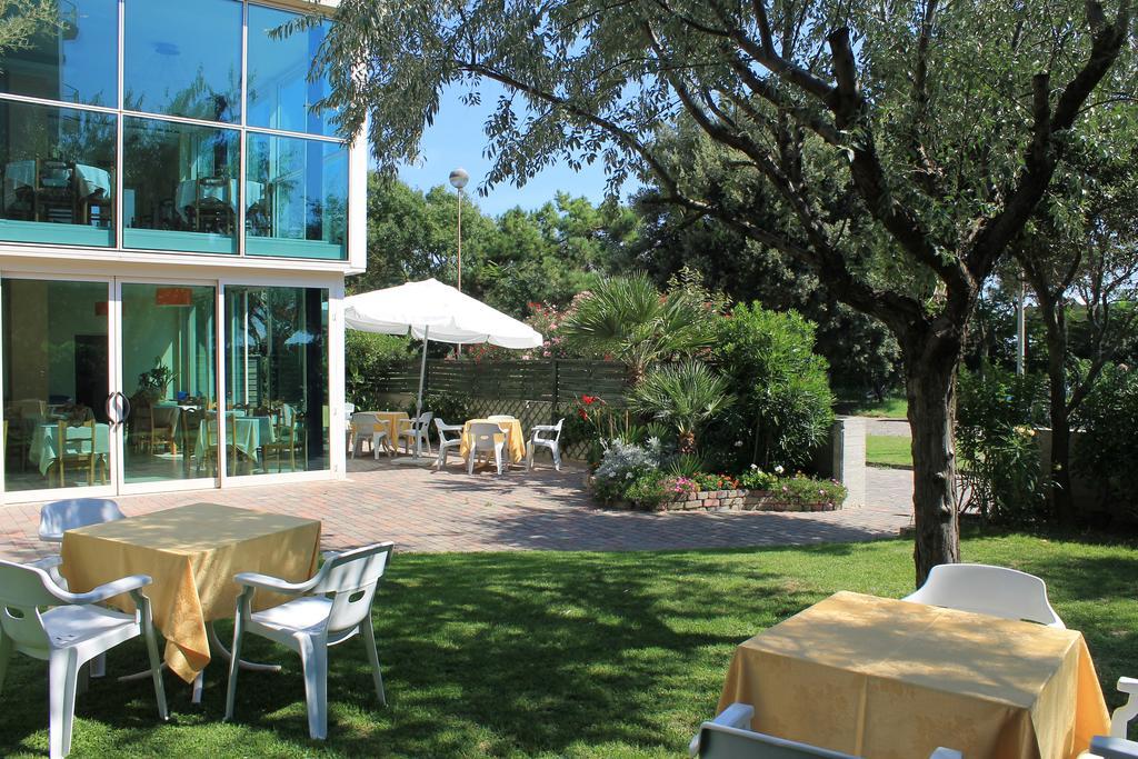 Hotel Astor B&B Lido di Classe Exterior photo