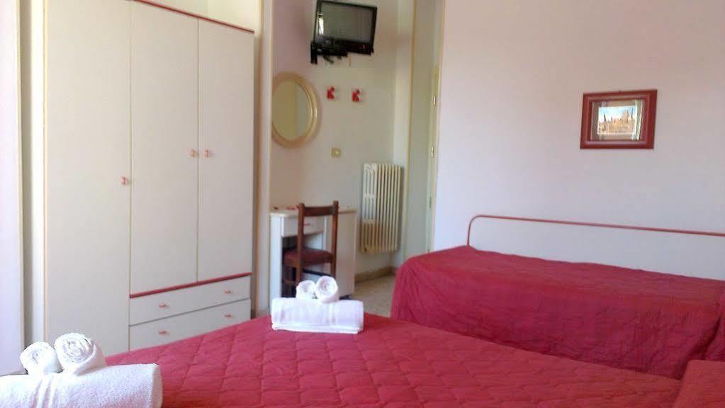 Hotel Astor B&B Lido di Classe Exterior photo